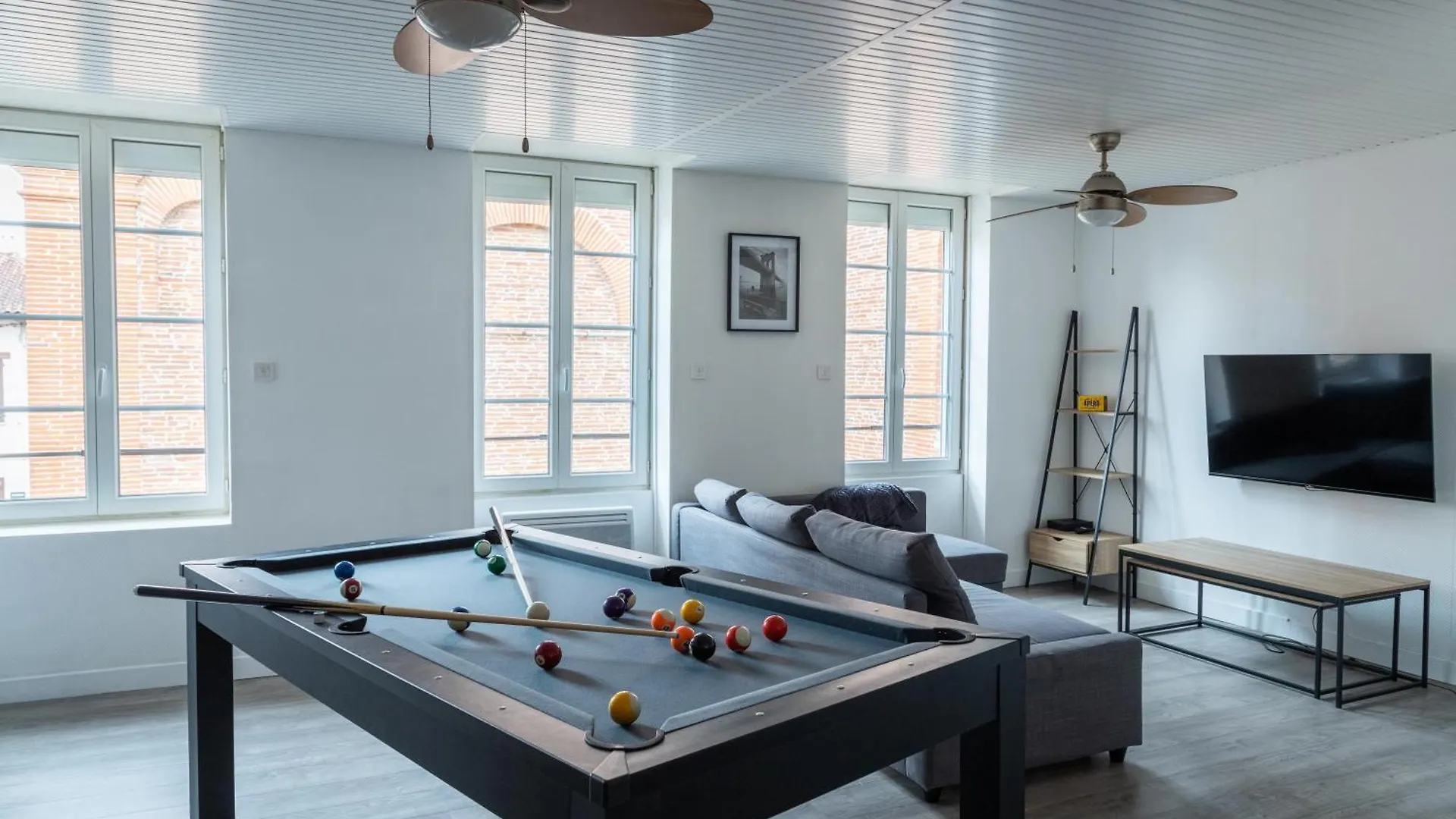 Grand Duplex Avec Billard Apartment Villeneuve-Tolosane